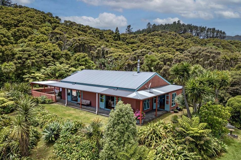 Photo of property in 206 Colville Road, Coromandel, 3584