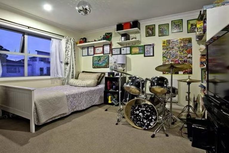 Photo of property in 44 Borneo Drive, Fairview Heights, Auckland, 0632