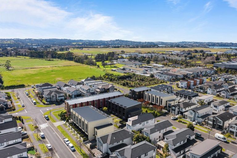 Photo of property in 33 Kopuru Road, Whenuapai, Auckland, 0618