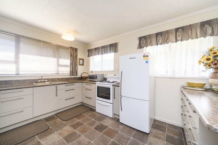 Photo of property in 15 Wallace Place, Hokowhitu, Palmerston North, 4410