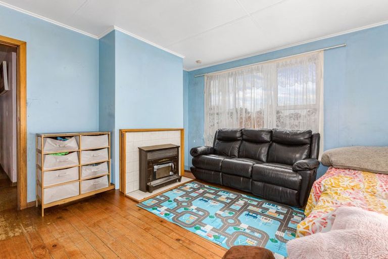 Photo of property in 25 Loongana Street, Waitangirua, Porirua, 5024