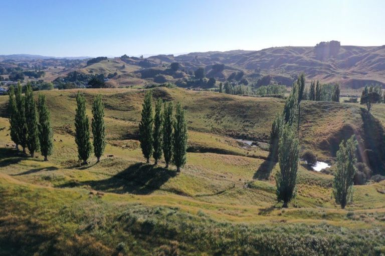 Photo of property in 3551 State Highway 1, Hunterville, 4784