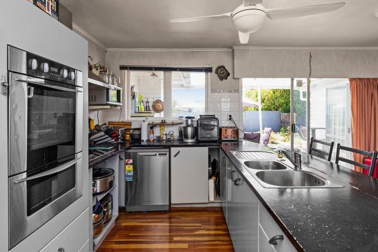 Photo of property in 15 Waterworth Avenue, Onekawa, Napier, 4110