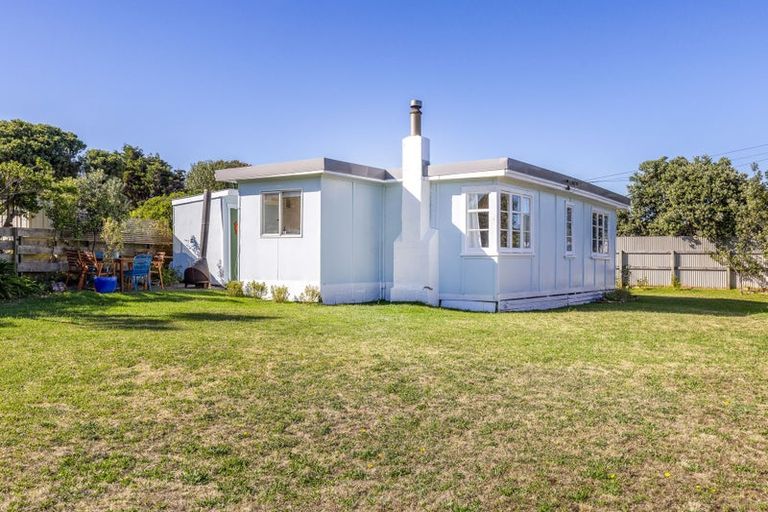 Photo of property in 345 Te Horo Beach Road, Te Horo Beach, Otaki, 5581