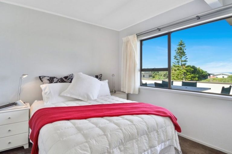 Photo of property in 19 Blue Bell Parade, Omaha, 0986