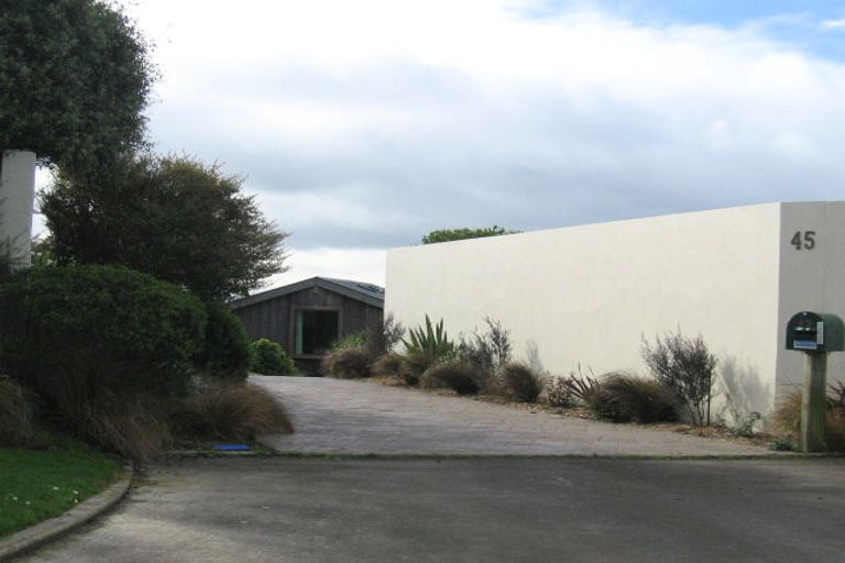 Photo of property in 45 The Strand, Fitzherbert, Palmerston North, 4410