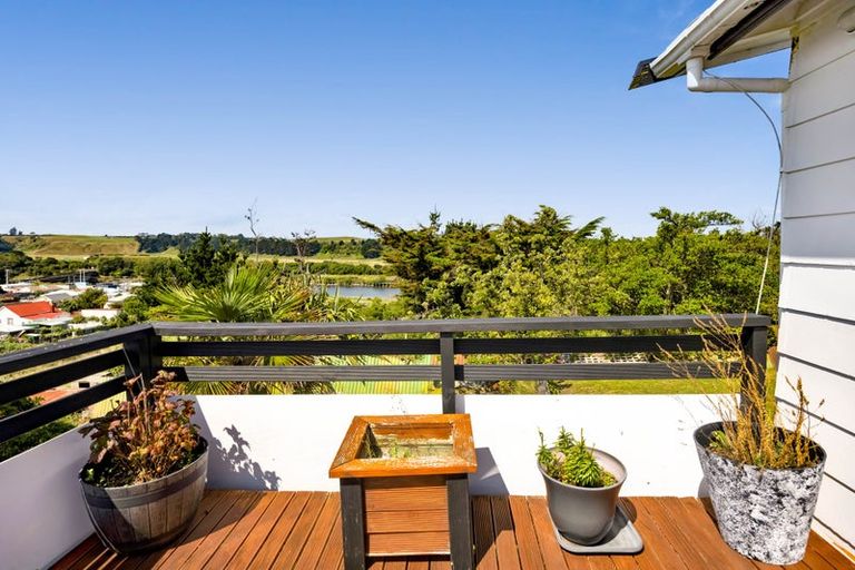 Photo of property in 34 Kent Street, Patea, 4520