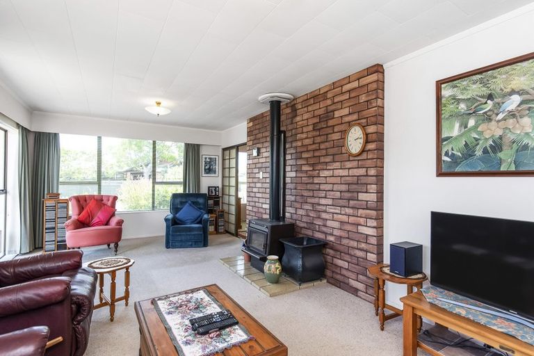 Photo of property in 6 Tawa Street, Waikanae, 5036