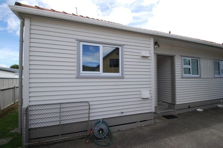 Photo of property in 517 Riverside Drive North, Fairfield, Lower Hutt, 5011