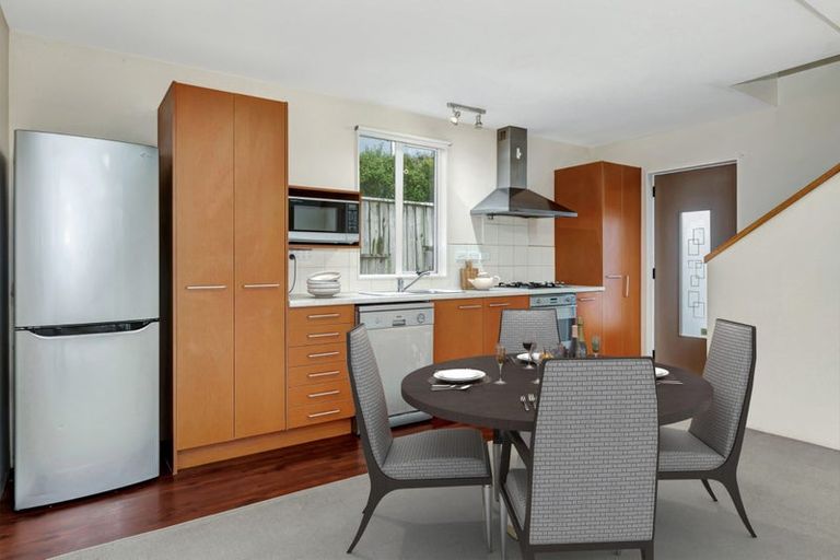 Photo of property in 4b The Quadrant, Miramar, Wellington, 6022