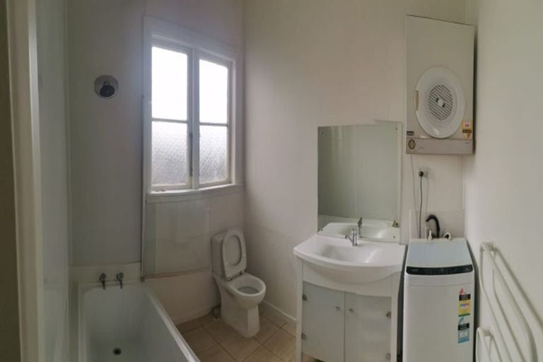 Photo of property in 7 Moir Street, Mount Victoria, Wellington, 6011