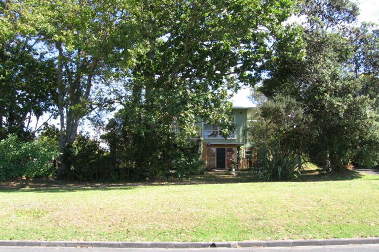 Photo of property in 13 Rock Isle Road, Torbay, Auckland, 0630