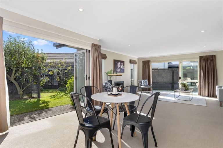 Photo of property in 10 Bridgewater Way, Pyes Pa, Tauranga, 3112