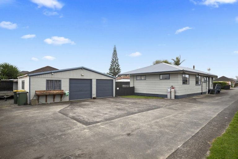 Photo of property in 48 Sandspit Road, Waiuku, 2123