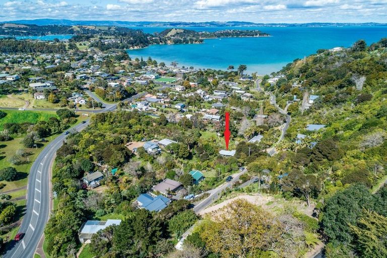Photo of property in 11 Lannan Road, Surfdale, Waiheke Island, 1081