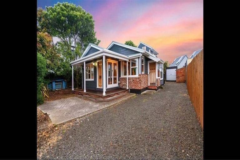 Photo of property in 11 Meredith Street, Addington, Christchurch, 8024