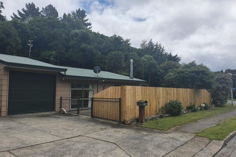 Photo of property in 45 Wairau Road, Picton, 7220