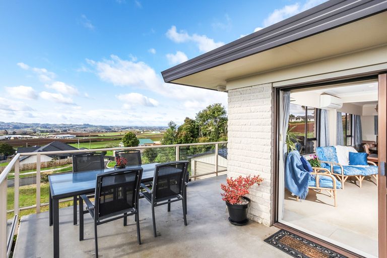 Photo of property in 6 Tremen Place, Pukekohe, 2120