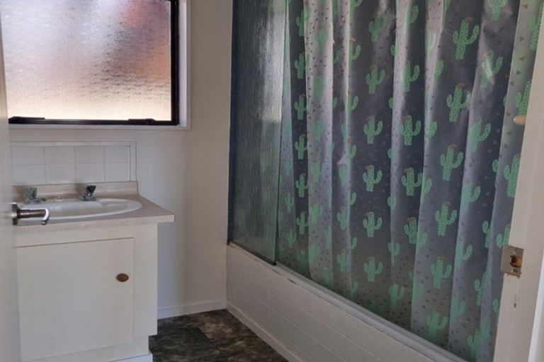 Photo of property in 13 Arataki Street, Waitarere Beach, Levin, 5510