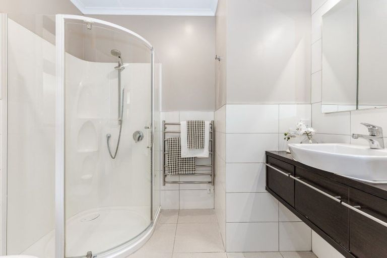 Photo of property in 129 Cockayne Road, Khandallah, Wellington, 6035