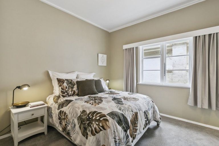 Photo of property in 337 Karori Road, Karori, Wellington, 6012