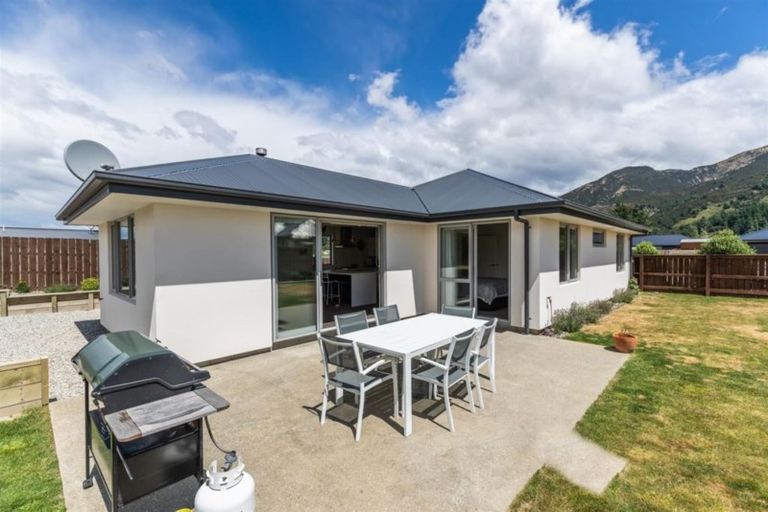 Photo of property in 3 Little Maude Drive, Lake Hawea, Wanaka, 9382