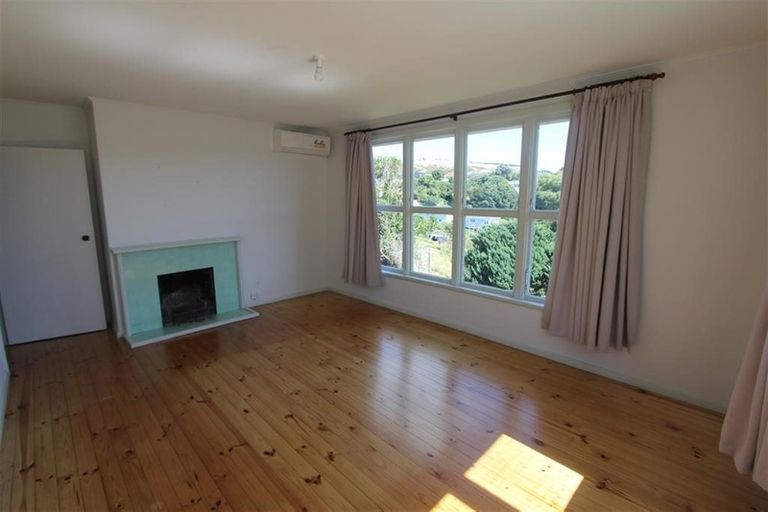 Photo of property in 46 Hereford Street, Cannons Creek, Porirua, 5024