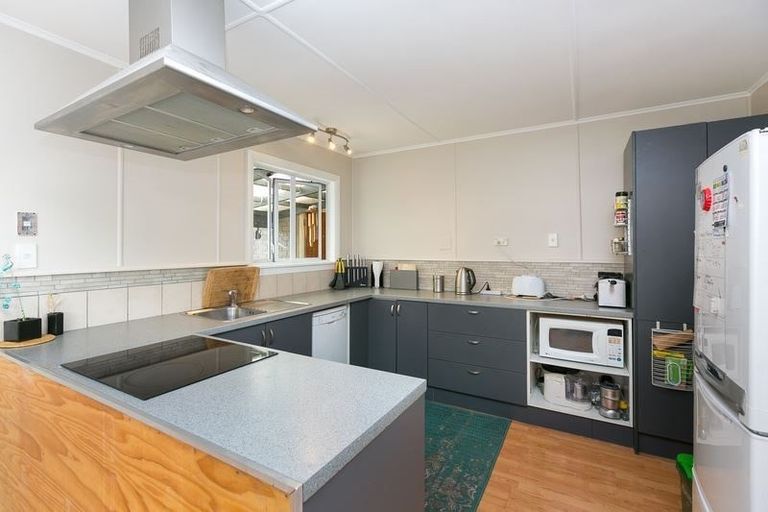 Photo of property in 880 Devon Road, Bell Block, New Plymouth, 4312
