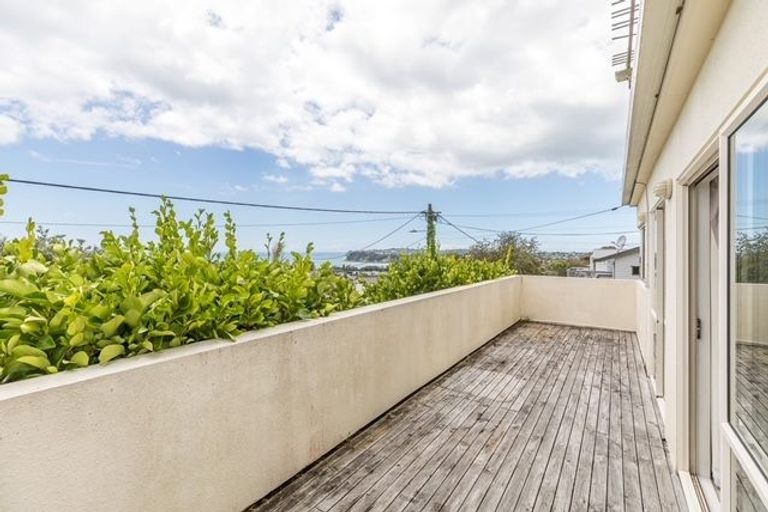 Photo of property in 25a Brightside Road, Stanmore Bay, Whangaparaoa, 0932