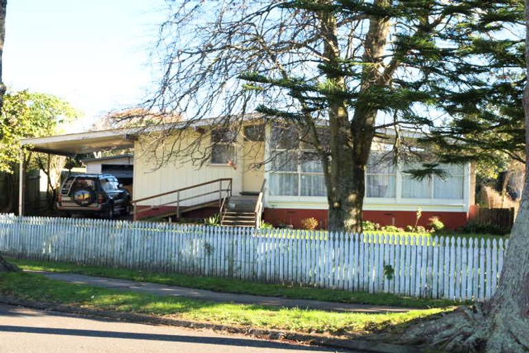 Photo of property in 33 Mcburney Place, Mangere East, Auckland, 2024