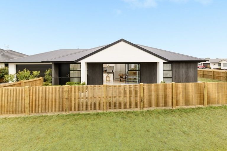 Photo of property in 2 Te Ataiti Lane, Pyes Pa, Tauranga, 3112