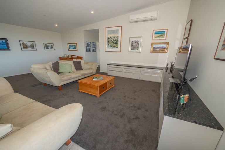 Photo of property in 6 Sunrise Place, Cable Bay, 0420