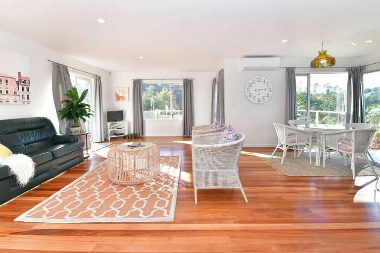 Photo of property in 60 Puhoi Road, Puhoi, Warkworth, 0994