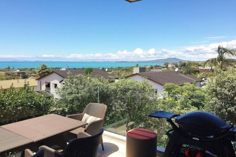 Photo of property in 5a Aberdeen Road, Castor Bay, Auckland, 0620