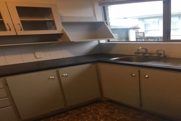 Photo of property in 1/44 Megan Avenue, Pakuranga Heights, Auckland, 2010