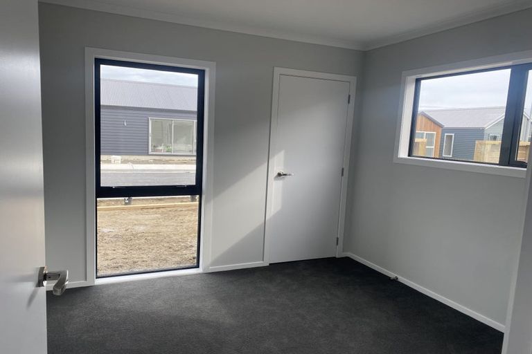 Photo of property in 14 Koru Loop, Paraparaumu, 5032
