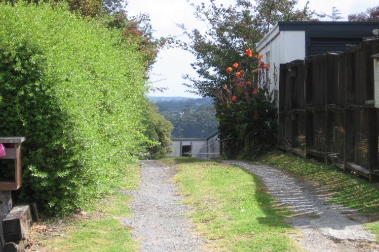 Photo of property in 2/35 Dakota Avenue, Beach Haven, Auckland, 0626