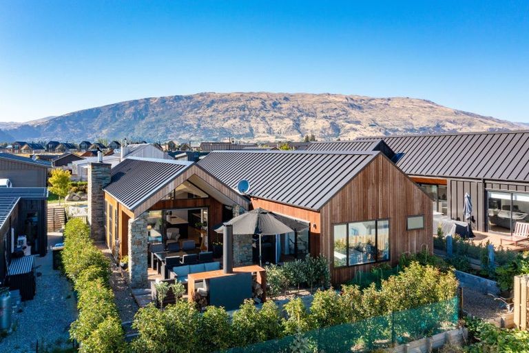 Photo of property in 11 Campbell Road, Wanaka, 9305