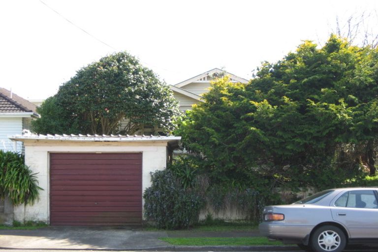 Photo of property in 30 Hine Street, New Plymouth, 4310