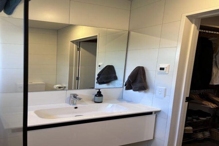 Photo of property in 2 Wanderer Lane, Jacks Point, Queenstown, 9371