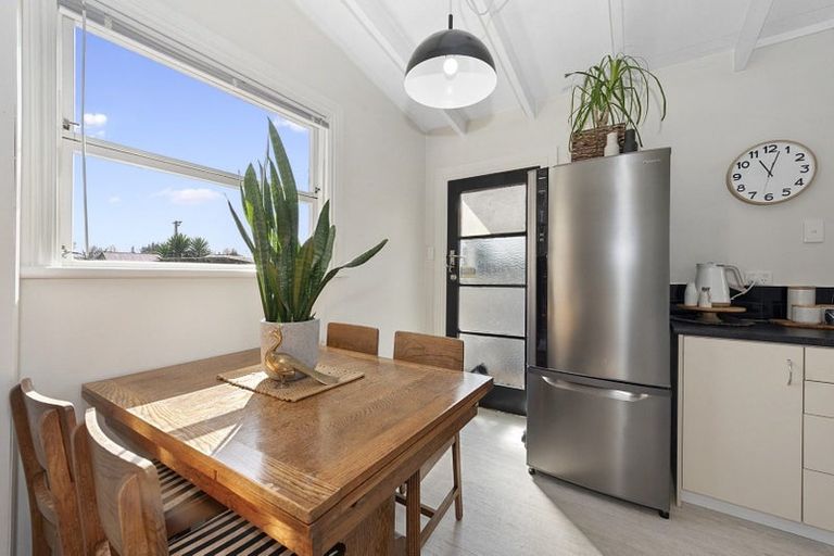 Photo of property in 52 Galloway Street, Hamilton East, Hamilton, 3216