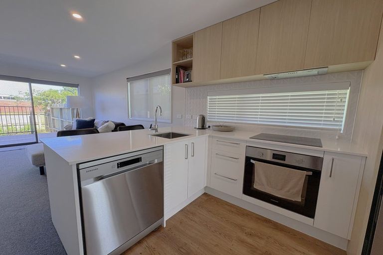 Photo of property in 6/7 Bertram Grove, Naenae, Lower Hutt, 5011