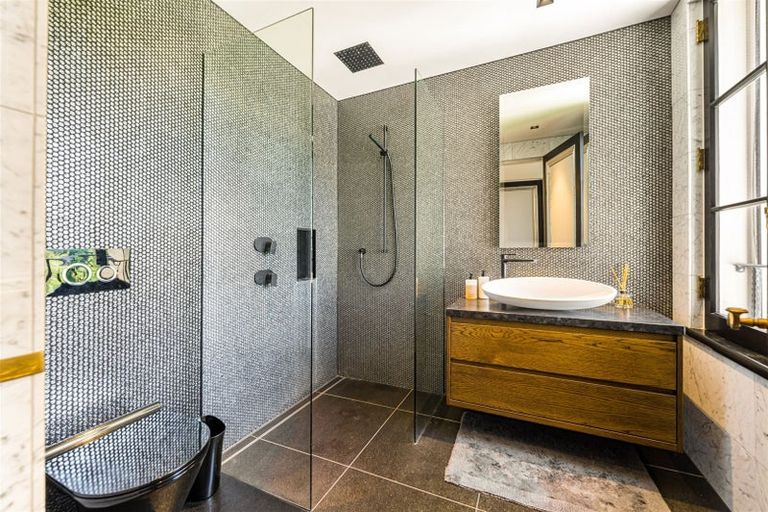 Photo of property in 909 Old North Road, Waimauku, 0882