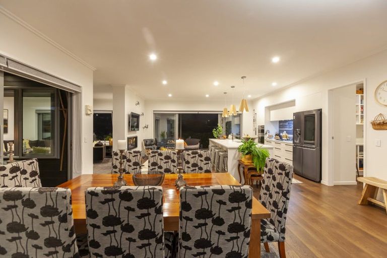 Photo of property in 3 Lamont Place, Waikanae, 5036