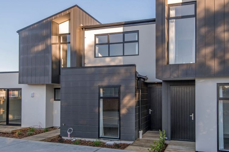 Photo of property in 4/61 Marshland Road, Shirley, Christchurch, 8061