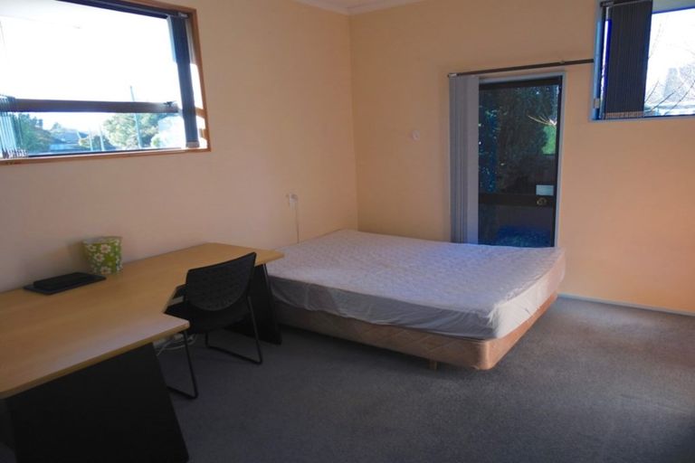 Photo of property in 2 Resolution Place, Bryndwr, Christchurch, 8053