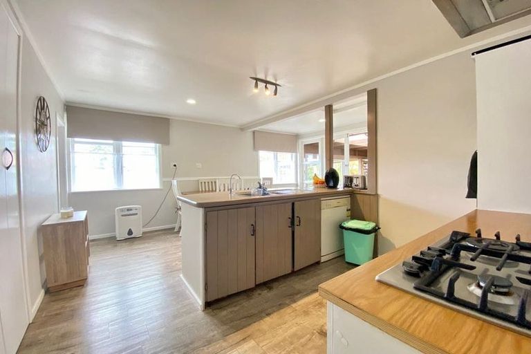 Photo of property in 98/98a Glenpark Avenue, Frankleigh Park, New Plymouth, 4310