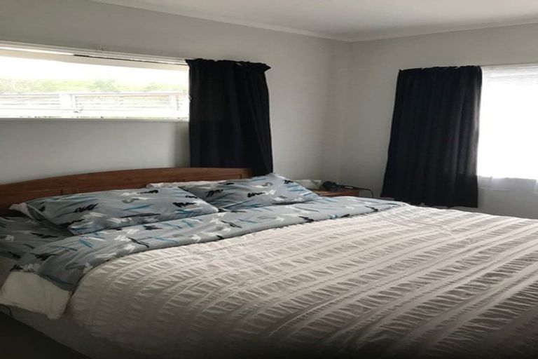 Photo of property in 15 Vandeleur Avenue, Birkdale, Auckland, 0626