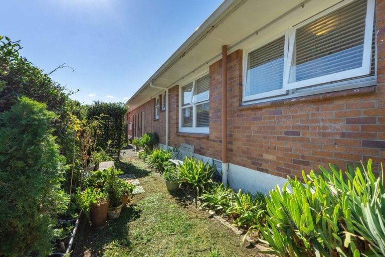 Photo of property in 1/153 Shakespeare Road, Milford, Auckland, 0620