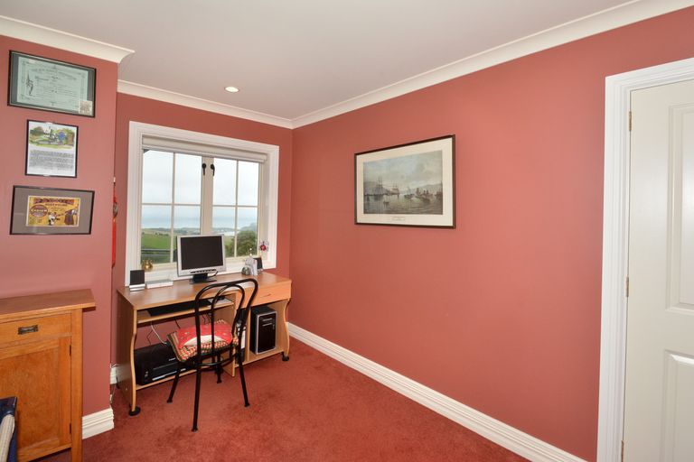 Photo of property in 10 Hilton Road, Highcliff, Dunedin, 9013